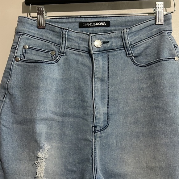 Fashion Nova Distressed Jeans  11/12 - Picture 8 of 8